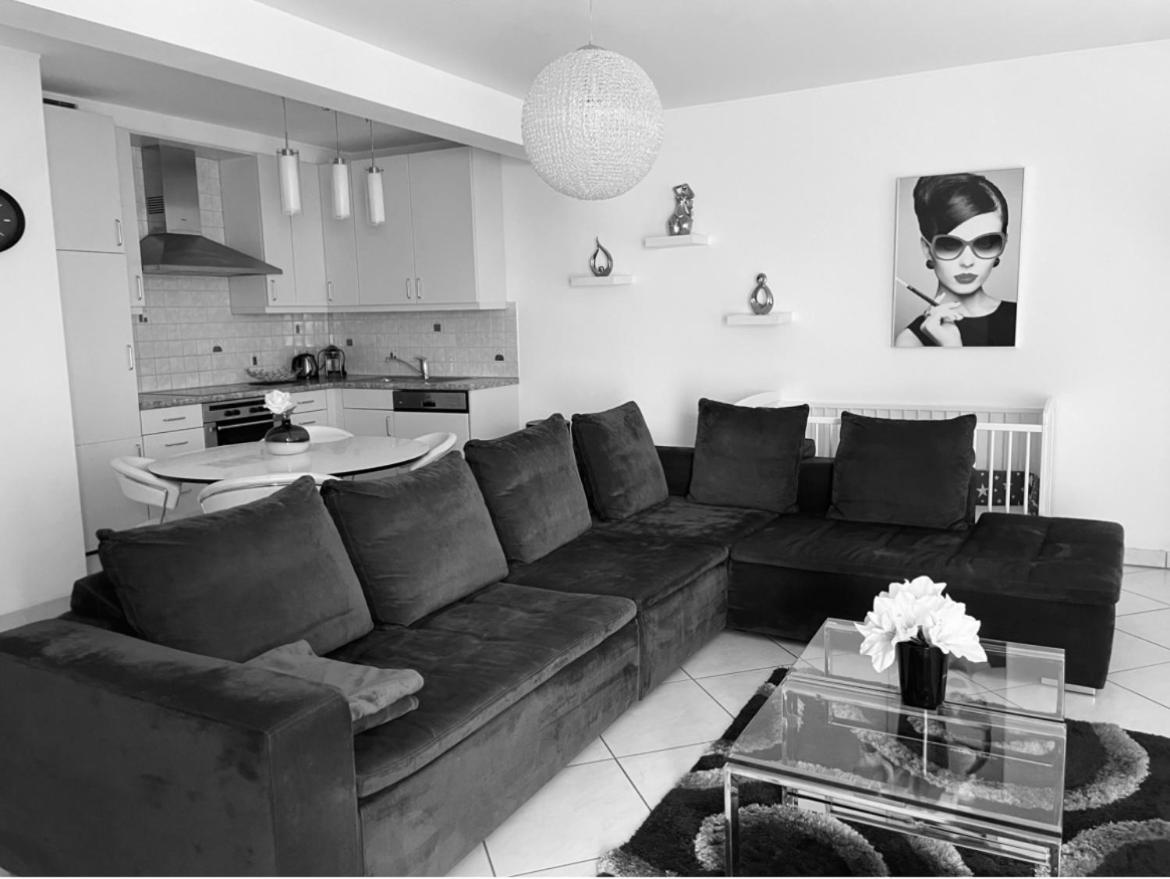 Luxury Penthouse Apartment With 3 Balconies -2 Bedrooms -Petrus View & Parking Luxembourg Exterior photo