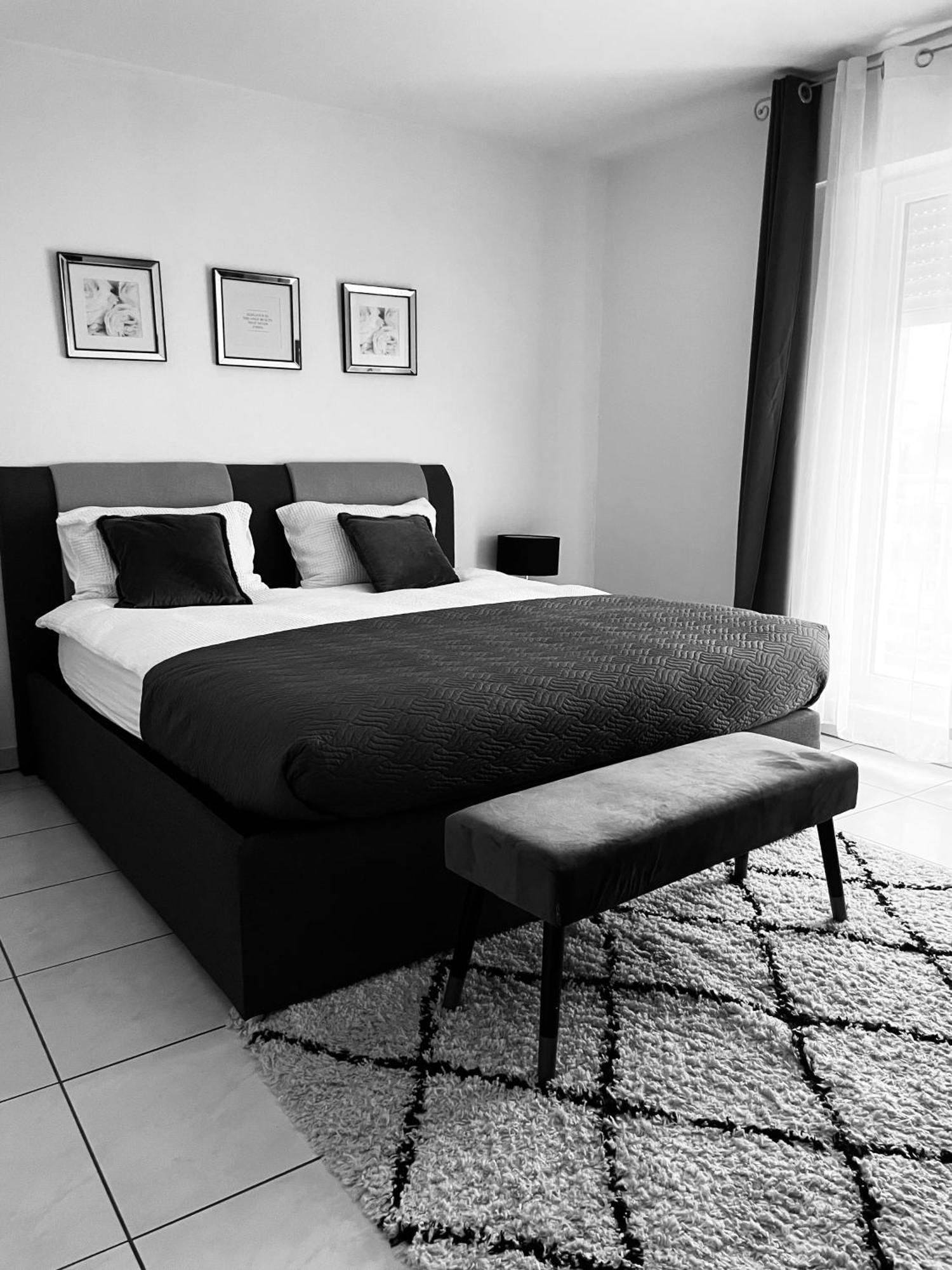Luxury Penthouse Apartment With 3 Balconies -2 Bedrooms -Petrus View & Parking Luxembourg Exterior photo
